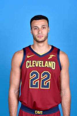 小拉里-南斯(Larry Nance Jr.)