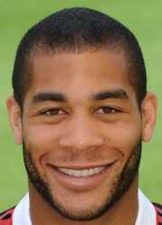  奥古奇·奥涅乌(Oguchialu Chilioke Onyewu)