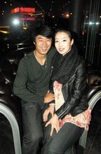 韩鹏与妻子甄珍