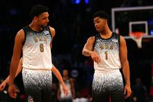 奥卡福与拉塞尔参加NBA新秀挑战赛